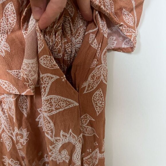 Minkpink Revolve Nusa Dua Off Shoulder Jumpsuit Paisley Print women’s size M - Picture 6 of 14